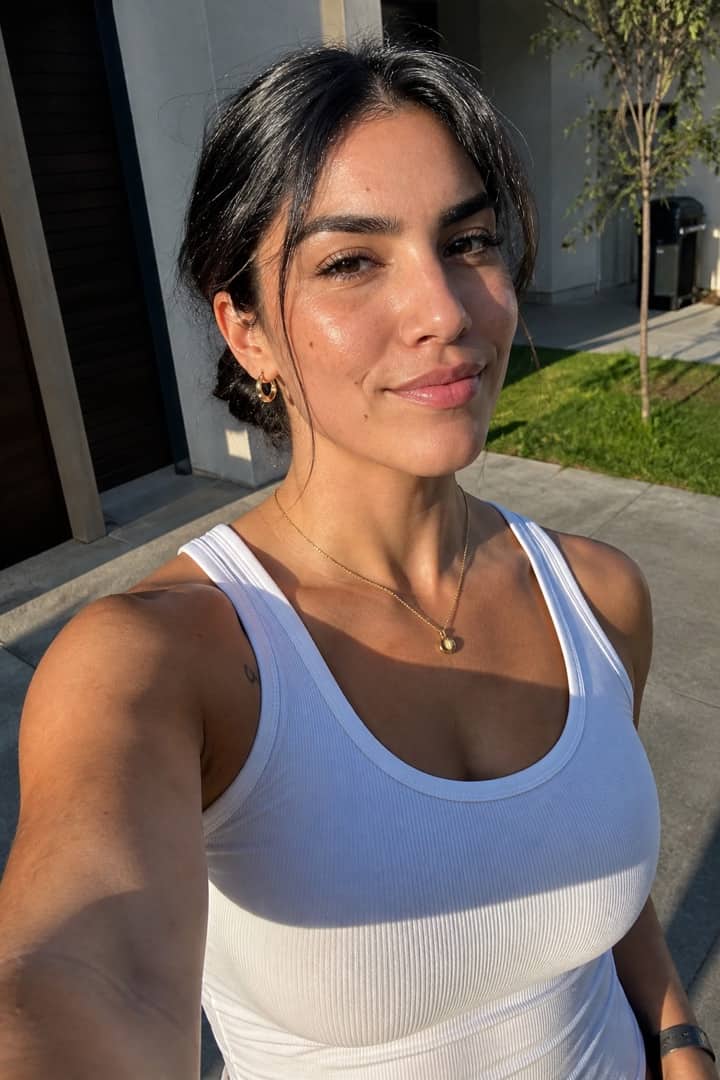 Renata, 27 años, Monterrey. Personaje de ficción con IA en Chula.